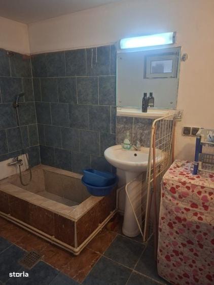 Casă cu 4 camere în Românești