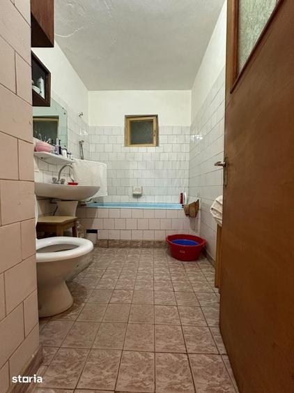 Apartament cu 3 camere decomandat în Viziru 2