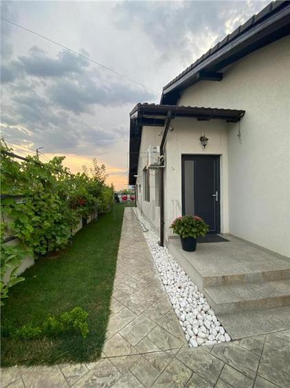 Duplex cu 3 camere cu Canalizare în Moșnița Nouă