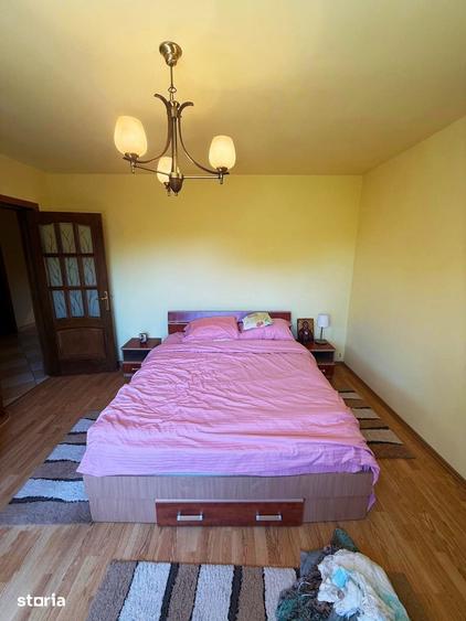 Casă cu 6 camere cu Teren 1500 Mp în Gara de Nord