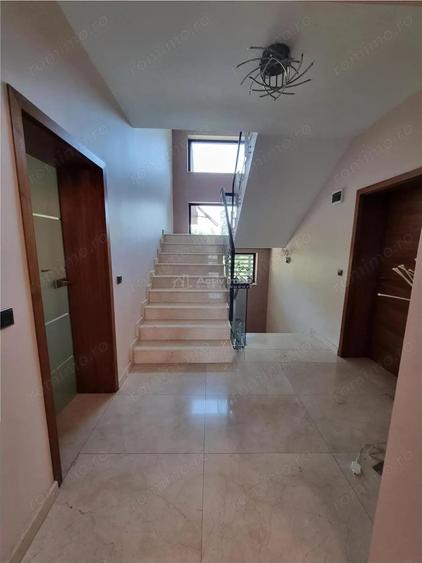 Casă cu Teren 1659 Mp în Central