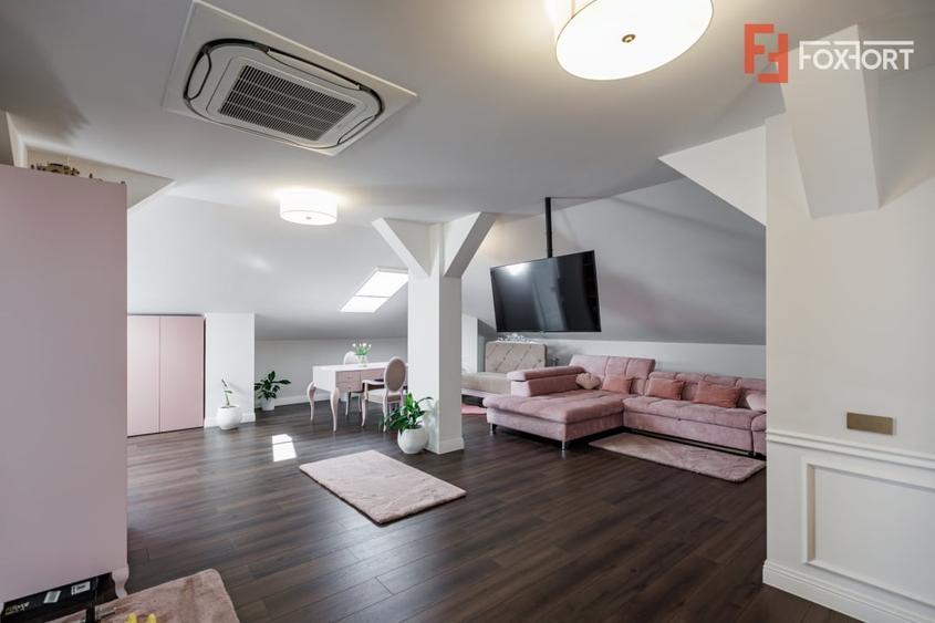 Casă individuală cu 6 camere cu Piscina în Moșnița Nouă