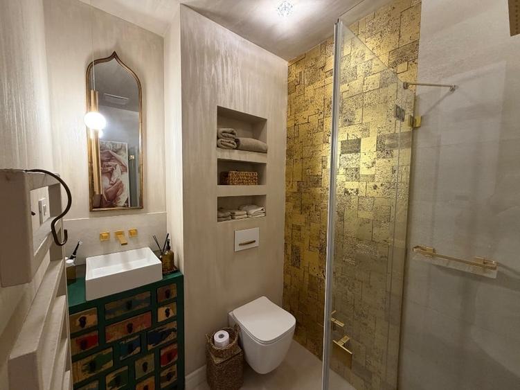 Apartament cu 3 camere decomandat, mobilat în Central