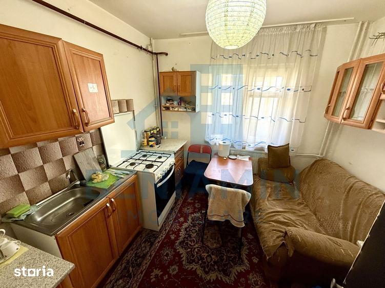 Apartament cu 2 camere decomandat în Rovine