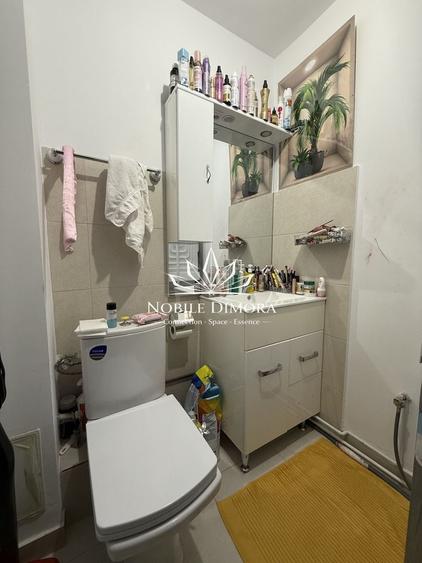 Apartament cu 3 camere decomandat, mobilat în Bucovina