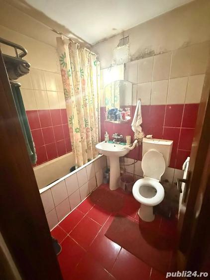 Garsonieră decomandată în Comuna din Paris