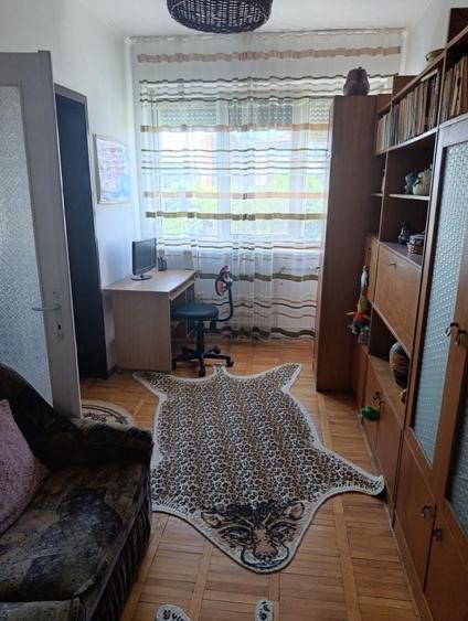 Apartament cu 4 camere în Dacia