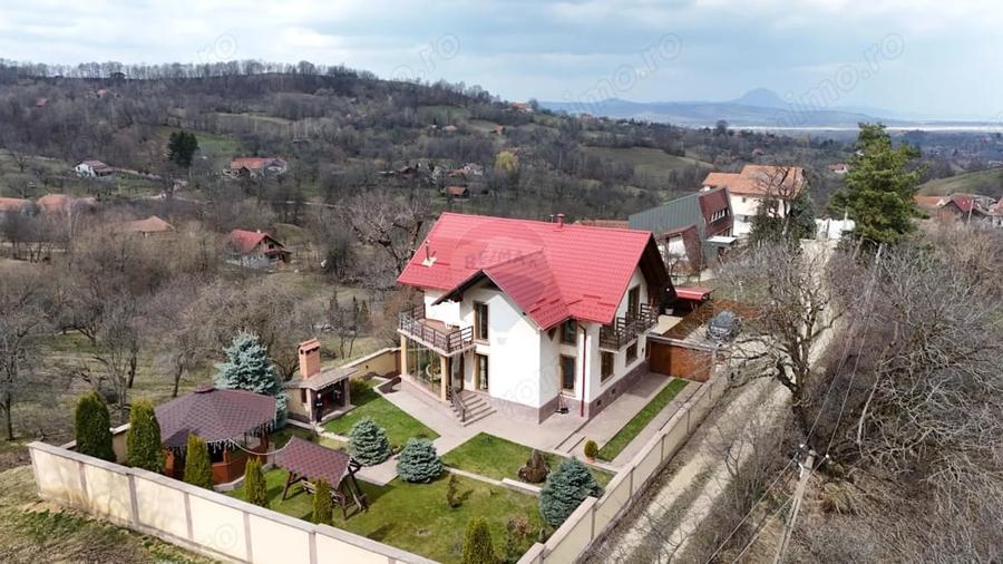 Casă cu 3 camere cu Teren 10331 Mp în Sohodol