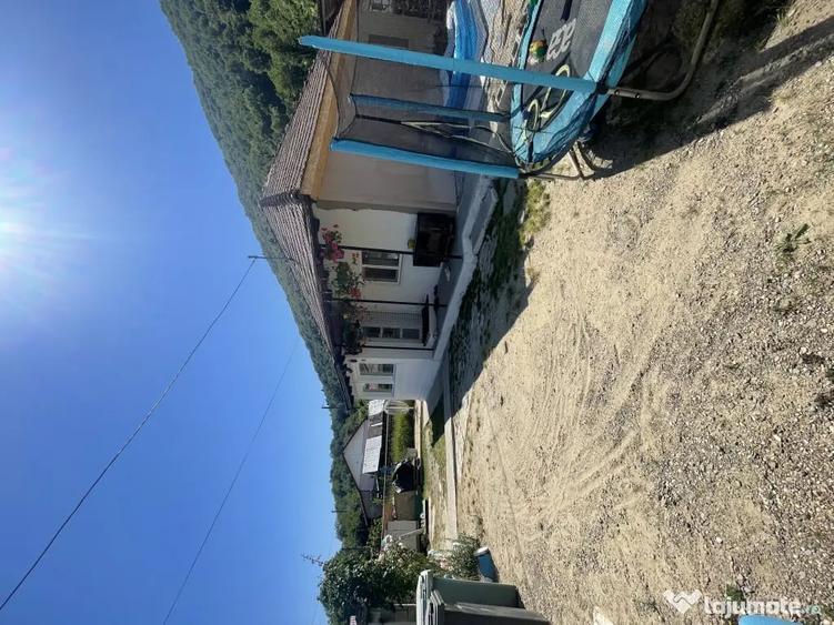 Casă cu 5 camere în Central
