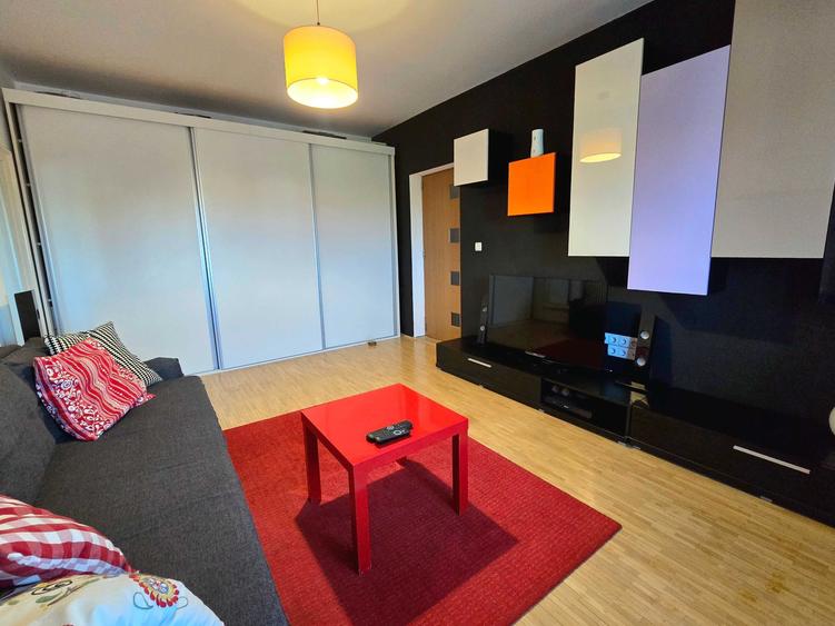 Apartament cu 3 camere decomandat în Aradului