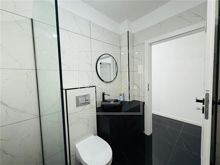 Apartament cu 2 camere decomandat în Exterior Vest