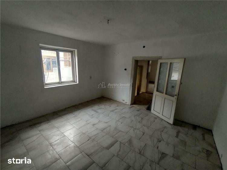 Casă cu 7 camere cu Teren 540 Mp în Berliște