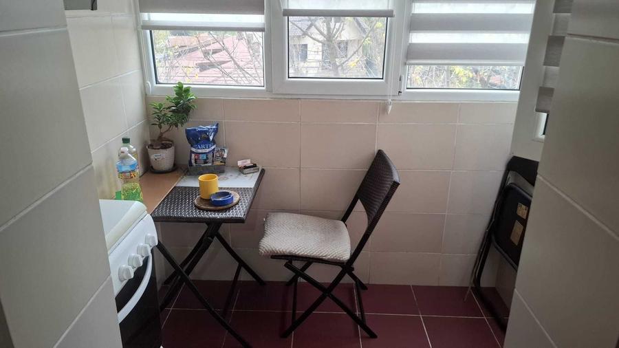 Apartament cu 3 camere decomandat în Românești