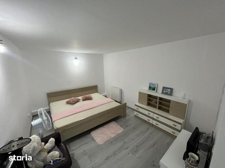 Casă cu 5 camere cu Teren 1128 Mp în Popoveni