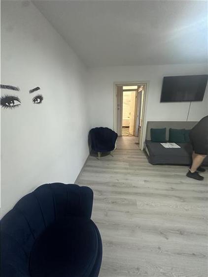 Apartament cu 2 camere semidecomandat, mobilat în Aradului
