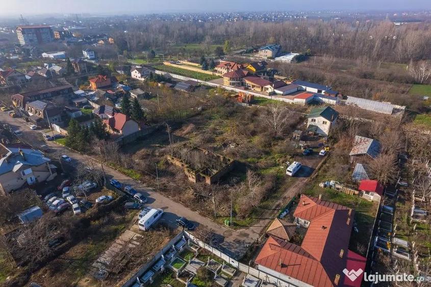 Teren de 3808 mp, în Central