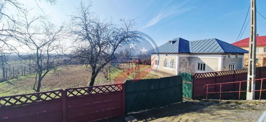 Casă individuală cu 3 camere cu Canalizare în Brădești