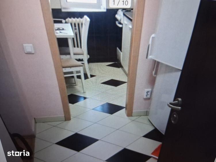 Apartament cu 2 camere semidecomandat în Tei