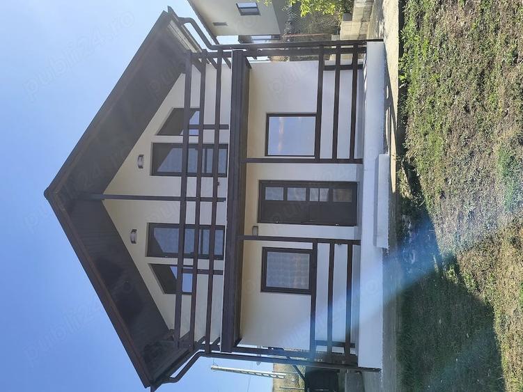 Casă cu Teren 573 Mp în Câmpenești