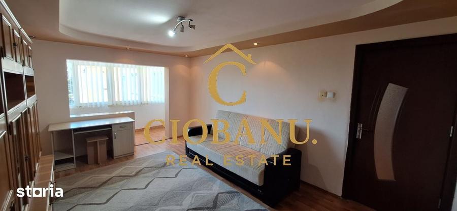 Apartament cu 3 camere decomandat în Craiovița Nouă