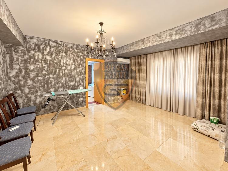 Apartament cu 4 camere decomandat în Mamaia-Sat
