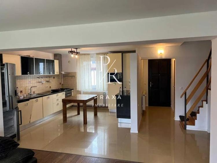 Duplex cu 4 camere cu Canalizare în Florești