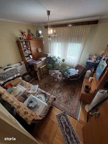 Apartament cu 4 camere decomandat în Central
