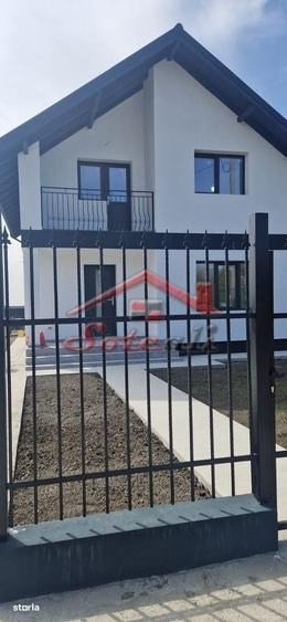 Casă cu 4 camere în Ghioșești