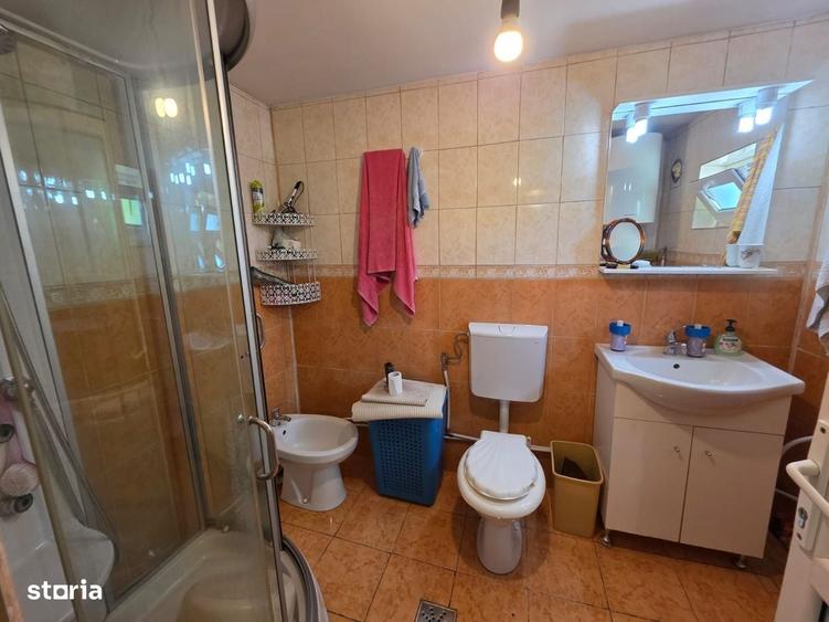 Casă cu 2 camere cu Teren 1200 Mp în Central