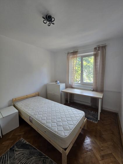 Apartament cu 3 camere decomandat în P-ța Doina