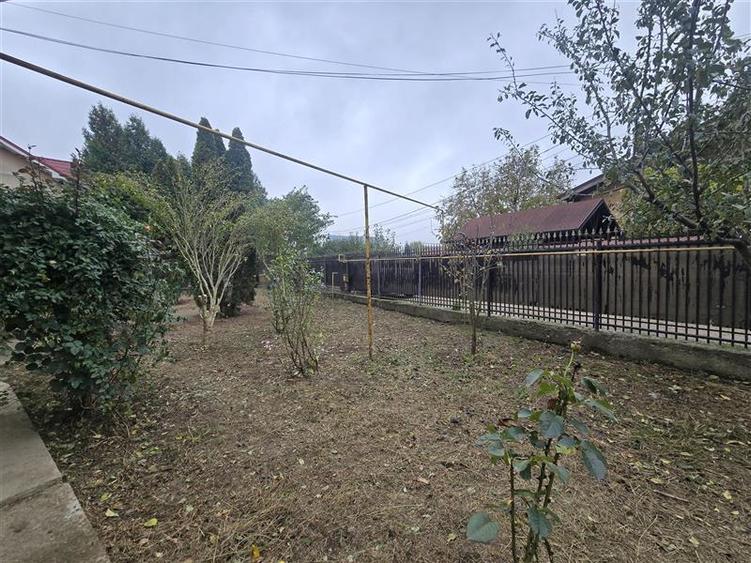 Casă individuală cu 4 camere cu Canalizare în 9 Mai