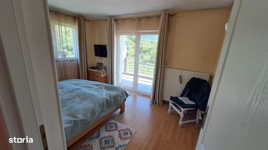 Victoriei casa de vanzare D+P+E - 1