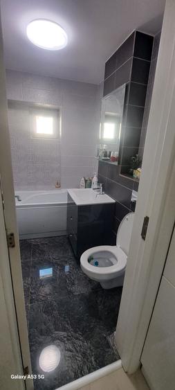 Apartament cu 3 camere decomandat în Valea Adâncă