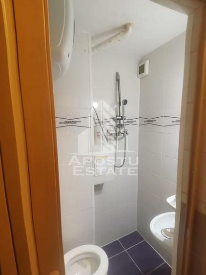 Garsonieră nedecomandată, mobilată în Complex Studențesc