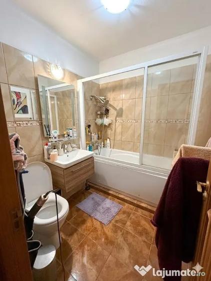 Apartament cu 3 camere decomandat în Brâncoveanu