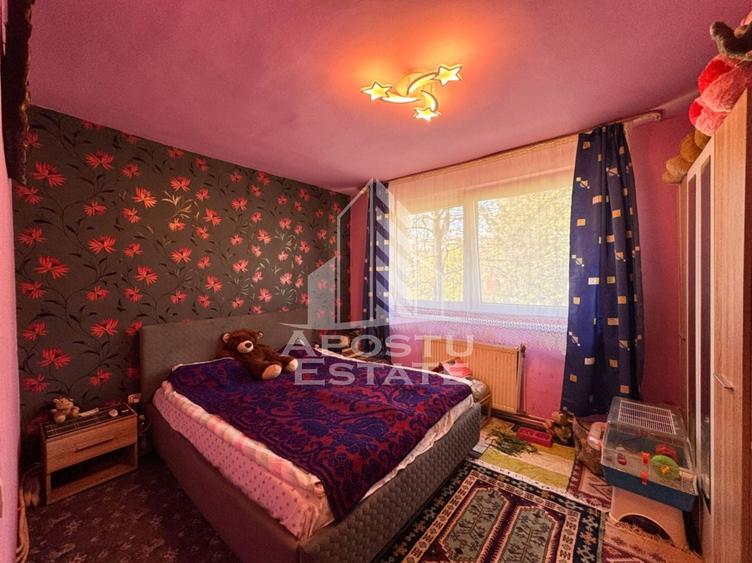 Apartament cu 2 camere semidecomandat, mobilat în Central