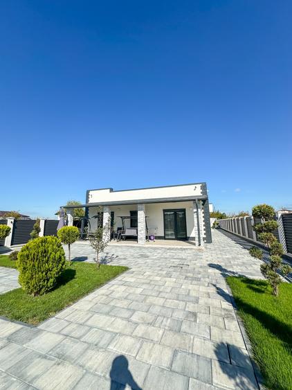 Casă individuală cu 4 camere cu Garaj în Ștefăneștii de Jos