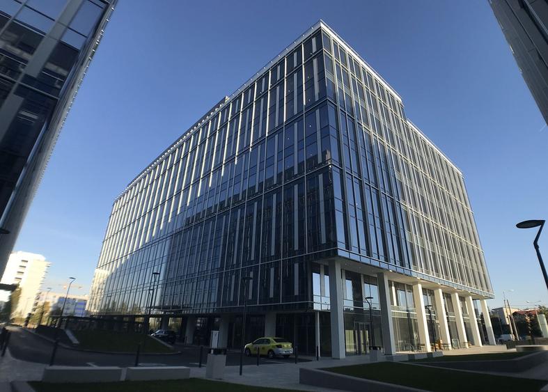 Birou, de 38,000 mp, în 1 Mai