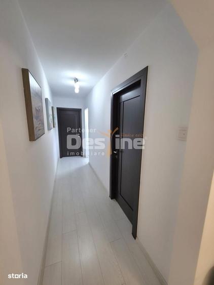 Apartament cu 3 camere semidecomandat în Gorjului