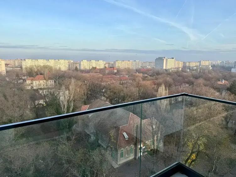 Penthouse cu 3 camere decomandat, mobilat în Berceni