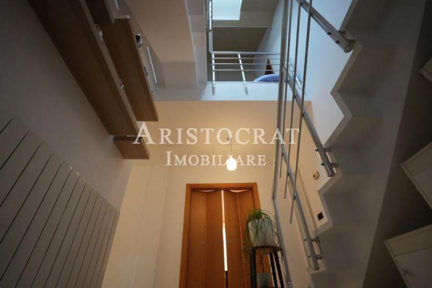 Casă cu 5 camere cu Teren 450 Mp în Corbeanca