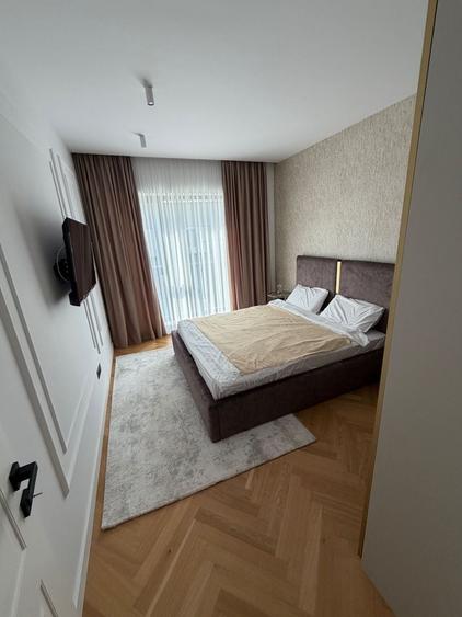 Casă individuală cu 4 camere cu Piscina în Tunari