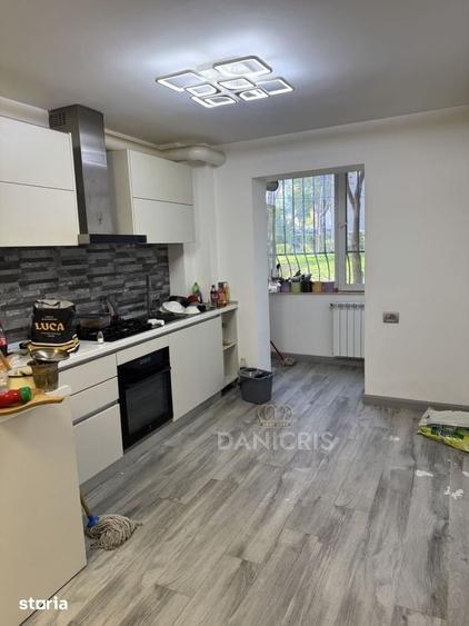 Apartament cu 3 camere decomandat în Tomis II