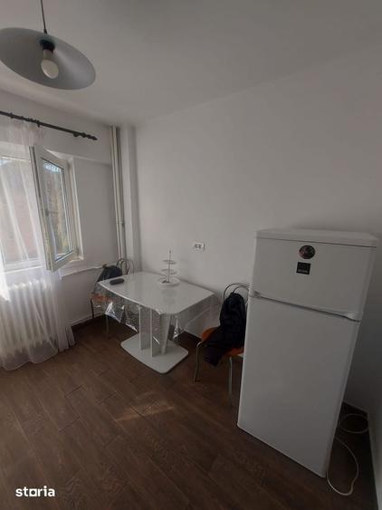Apartament cu 2 camere decomandat în Ostroveni