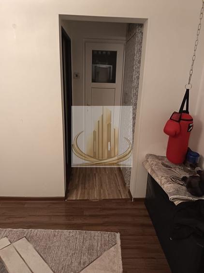 Apartament cu 3 camere semidecomandat, mobilat în Ferentari