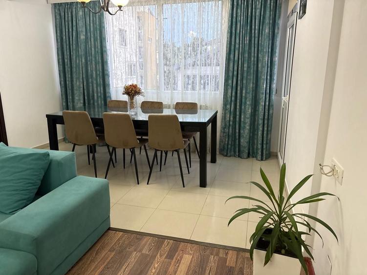 Apartament cu 3 camere semidecomandat în Lipovei