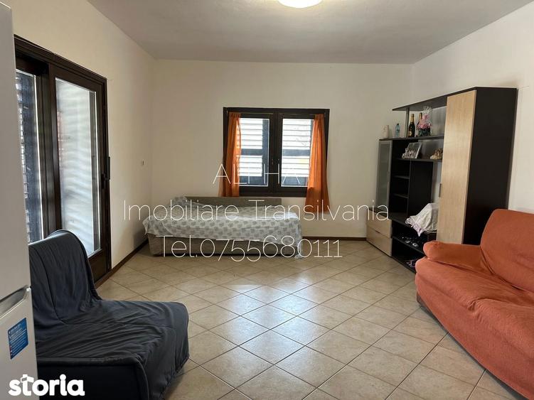 Casă cu 5 camere cu Teren 3200 Mp în Central