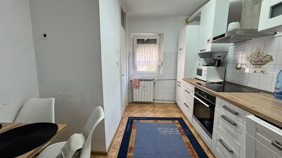 Apartament cu 3 camere decomandat în Decebal