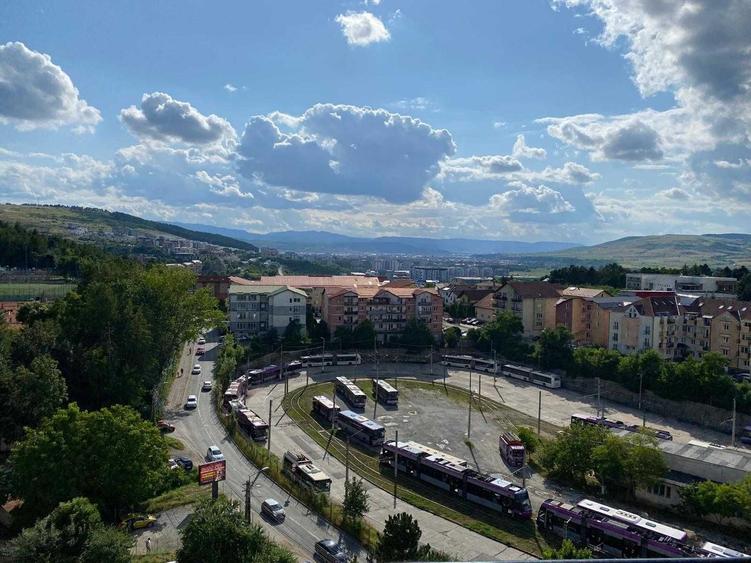 Apartament cu 2 camere decomandat în Florești
