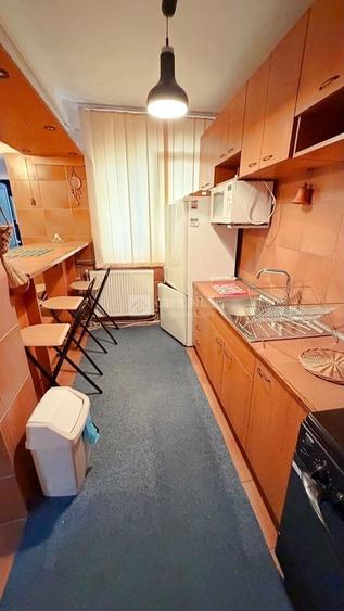 Apartament cu 3 camere decomandat, mobilat în Central